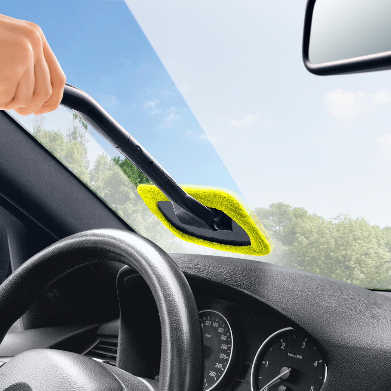 Auto Frontscheibe INNEN und AUßEN richtig reinigen ohne Schlieren mit  Glasreiniger und Glastuch 