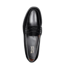 Schwarz Oberseite eines G.H. Bass Pennyloafer Weejuns in schwarzem Leder.