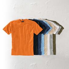 Orange, Schwarz, Dunkelblau, Hellblau, Sand, Weiß, Grau-meliert und Khaki Orange Ragman T-Shirt in Größe 44, liegend auf einem weißen Hintergrund.