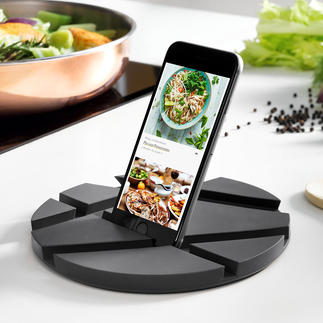 SmartMat Die geniale SmartMat: Hält Ihr Mobilgerät beim Kochen in wählbaren Positionen. Und ist ein eleganter Topfuntersetzer bei Tisch.