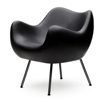 RM58 Retro-Sessel Urtyp eines einst revolutionär modernen Möbelstils.