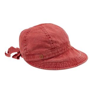 Rote Kappe mit einem weichen Schirm.