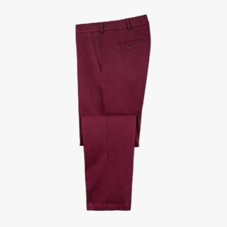 Bordeauxfarbene Winter-Luxus-Chino in der Frontansicht