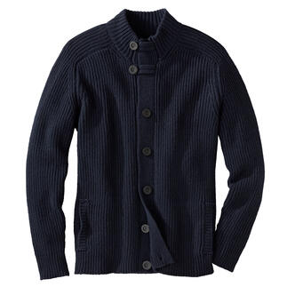Dunkelblaue Fisherman Raglan-Strickjacke mit Knöpfen und zwei Taschen.