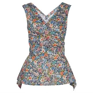 Die modische Sommer-Bluse aus original Blütenprint-Tana Lawn von Liberty™, seit 1875. Femininer, figurschmeichelnder Schößchen-Schnitt. Exklusiv bei Fashion Classics. 