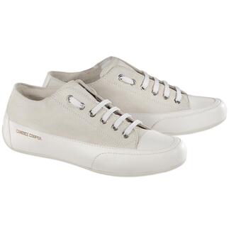 Zwei beiger Candice Cooper Edel-Sneaker nebeneinander.