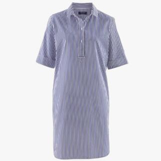 Gestreiftes Hemdkleid in Blau-Weiß, Vorderansicht.