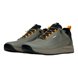 Tropicfeel Sneaker in Olivgrün mit gelben Schnürsenkeln und rutschfester Sohle.