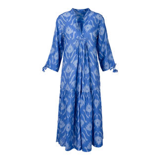 Langes Kaftan-Kleid in blauer Farbe mit floralem Muster.