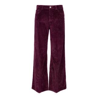 Burgunderfarbene Wide-leg-Cordhose auf weißem Hintergrund