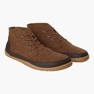 Wollfilz-Chukka-Boots in brauner Farbe.