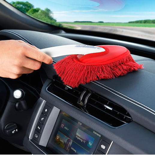 Mit der kleinen Bürste (mitgeliefert) reinigen Sie bequem den Innenraum Ihres Autos.