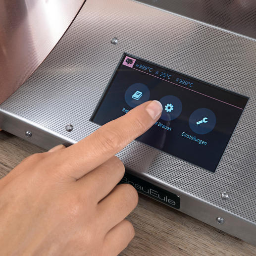 Vollautomatisch: Das Programm der Brauanlage steuert und kontrolliert den gesamten Prozess und leitet Sie mit klaren Displayanzeigen an. Vollautomatisch: Das Programm der Brauanlage steuert und kontrolliert den gesamten Prozess und leitet Sie mit klaren Displayanzeigen an.