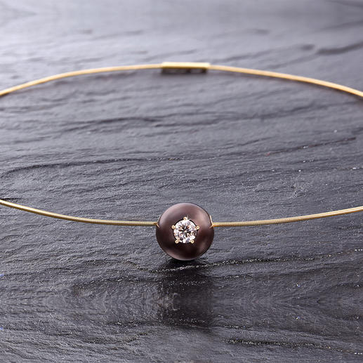 Diamant-Perlen-Collier Außergewöhnlich: Ein brauner Diamant, gefasst in einer kostbaren Tahiti-Zuchtperle.