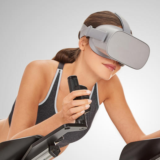 Über Bewegungssensoren am Gerät und die Software in Ihrer Virtual-Reality-Brille steuern Sie Ihr imaginäres Fluggerät. Über Bewegungssensoren am Gerät und die Software in Ihrer Virtual-Reality-Brille steuern Sie Ihr imaginäres Fluggerät.