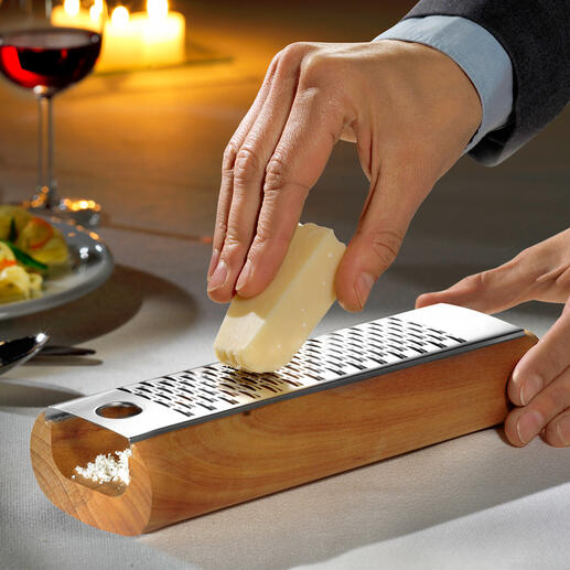 Design-Käsereibe Die bessere (und schönere) Art, Käse zu reiben: krümelfrei und servierfertig.