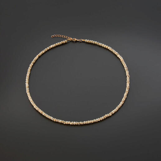 Collier mit gemischten Salt & Pepper Steinen.