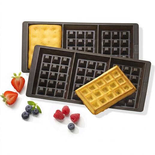 Silikon Waffel-Backformen, 2er-Set, mit frischen Beeren.