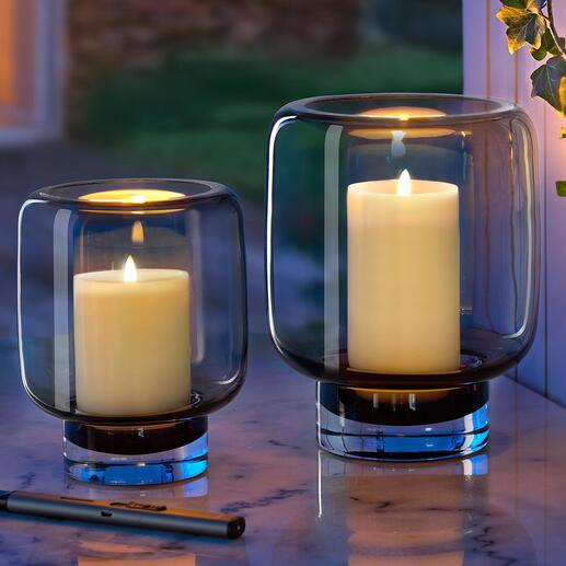 Im warmen Kerzenschein sorgt das grau schimmernde Rauchglas für ein besonders gemütliches Ambiente.