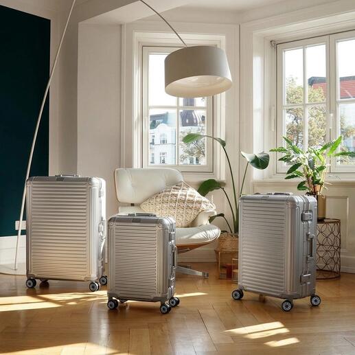 Drei Aluminium-Trolleys NEXT in einem Raum