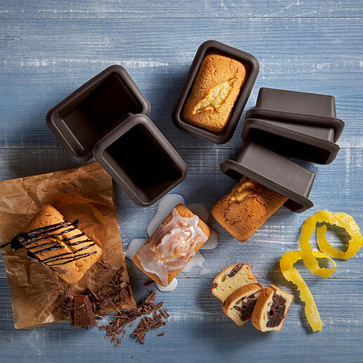 Mini-Batzen Backform in Form von kleinen Kuchen auf einem Tisch.