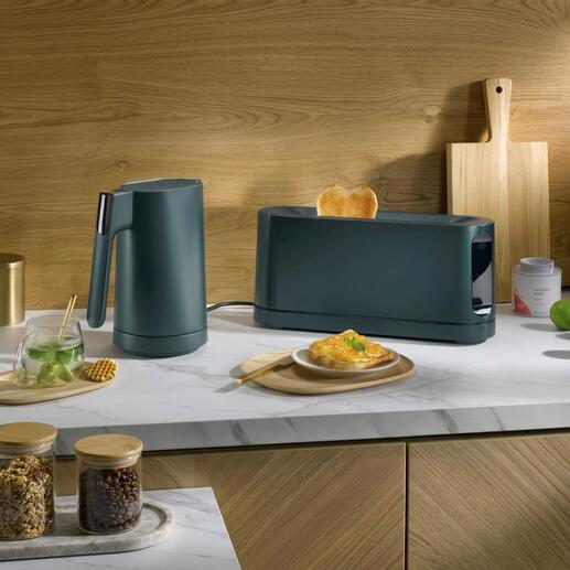 Jacob Jensen Toaster und Wasserkocher auf einer Küchenarbeitsplatte.