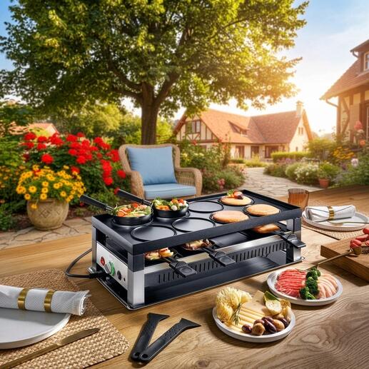 Solis 5-in-1-Raclettegrill auf einer Terasse, umgeben von Pflanzen und Tischen.