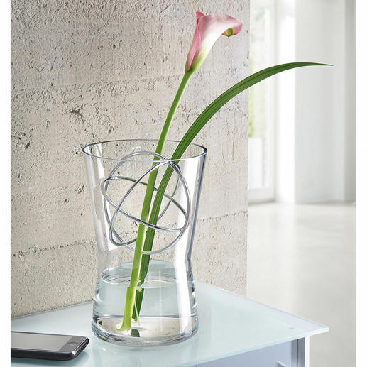 Glasvase mit Dekosphäre Langstielige Blumenarrangements, üppige Sträuße, … – immer die perfekte Vase.