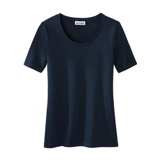 Das Basic-Shirt aus swiss-cotton: form- und farbtreu, geschmeidig glatt und dehnbequem. Schimmert edel und bleibt langfristig blütenweiß bzw. farbbrillant.