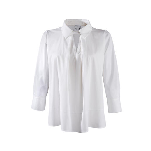 Die klassisch weiße Basic-Bluse mit topmodischem Facelift. Alles andere als langweilig. Vom Münchner Newcomer-Label aybi.