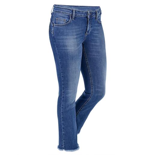 Die Bottom up -Jeans mit dem bewährten Liu Jo Knack-Po-Effekt. Erstmals aus ökologisch nachhaltigem Denim. Mit verkürztem Bein und leicht ausgestelltem Fransen-Saum.