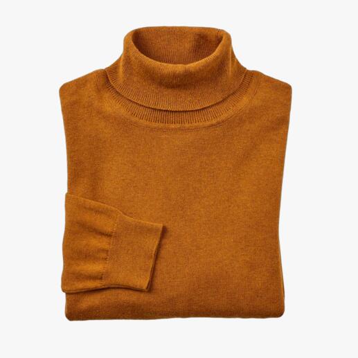 Curryfarbener Feinstrick-Rollkragenpullover, zusammengerollt.