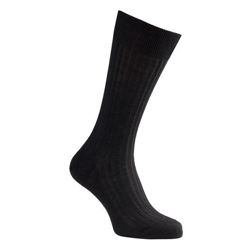 Die Ripp-Socken aus superfeiner Merino-Schurwolle - dennoch erstaunlich strapazierfähig und formstabil. Mit dem Know-how des englischen Strumpf-Spezialisten Pantherella.