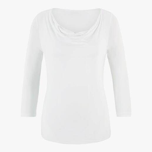 Das weiße 3/4-Arm-Shirt mit Wasserfallkragen und blickdichter Front. Eleganter Figurschmeichler und vielseitiges Essential. Supersoft und seidig glänzend dank Tencel™ Modal Micro.