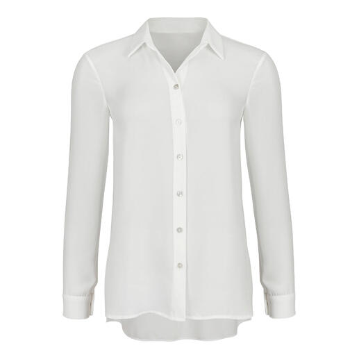 Weiße Bluse mit Knopfleiste, langer Passform und eleganten Ärmeln.
