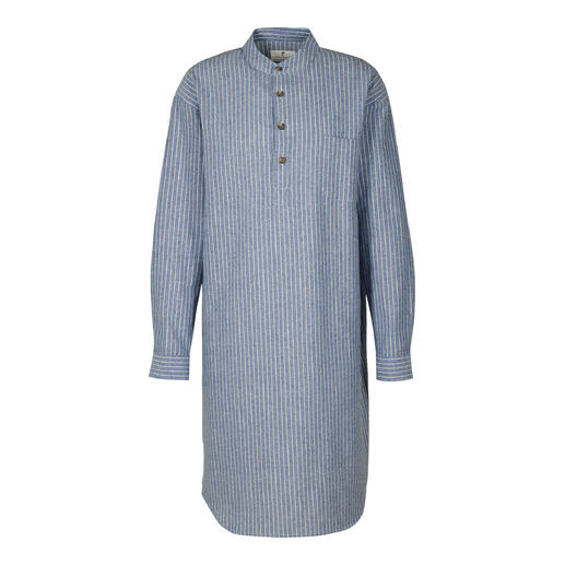 Blaues Ecru-Nachtshirt mit gestreiftem Muster und Knopfleiste.