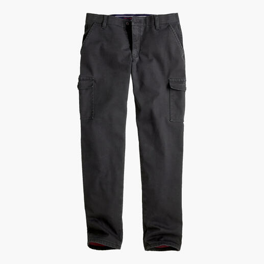 Anthrazitfarbene Thermolite Cargo-Hose auf weißem Hintergrund