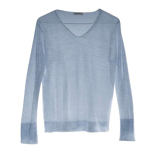 Seltener Cobweb-Strick-Pullover. Luftig leicht und dennoch fully-fashioned gestrickt. Er wiegt nur 50 Gramm und ist perfekt über Bluse, Shirt oder Top. Aus luxuriösem Material mit 65 % Mohair.