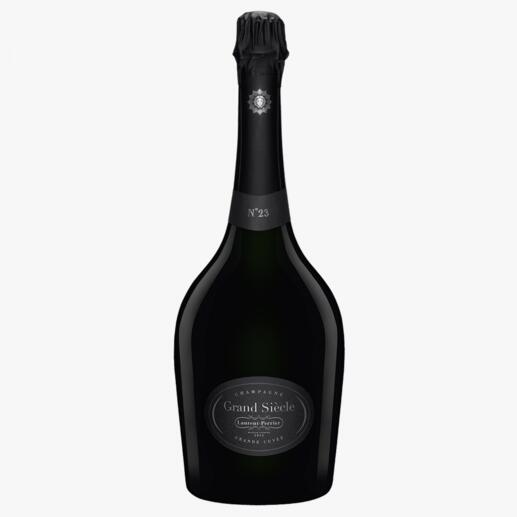 Grand Siècle No. 23 Magnum, Laurent-Perrier, Champagne AOC, Frankreich 
            Champagne Laurent-Perrier Prestige Cuvée Grand Siècle. „Fabelhaft. 99 (!) Punkte.“ (James Suckling)*
            *jamessuckling.com, 27. August 2021
        