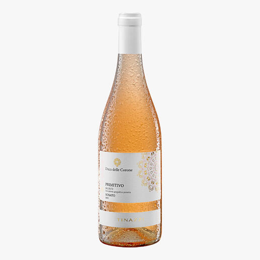 Flasche Duca delle Corone Primitivo Rosato 2023 mit feuchter Oberfläche.
