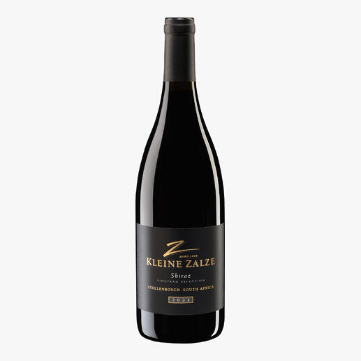 Kleine Zalze Shiraz 2021, Kleine Zalze, Stellenbosch, Südafrika 
            Der neueste Coup vom dreifachen „New World Producer of the Year.“*
            *sommelierwineawards.com, New World Producer of the Year, 2019, 2018, 2015
        