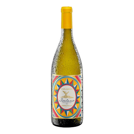 Flasche Isolano 2022 mit buntem Etikett aus dem Etna-Gebiet.