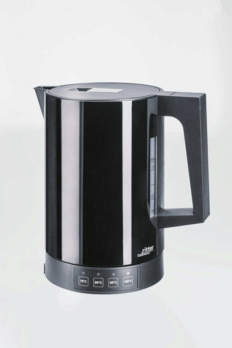 Schwarzer Wasserkocher der Frühstücksserie von Ritter.