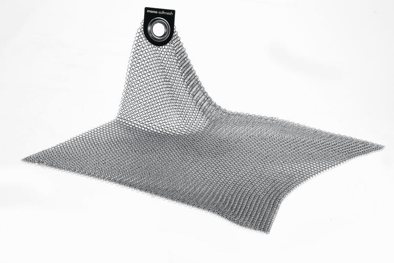 Mono Softmesh-Reinigungsgewebe auf einem weißen Hintergrund