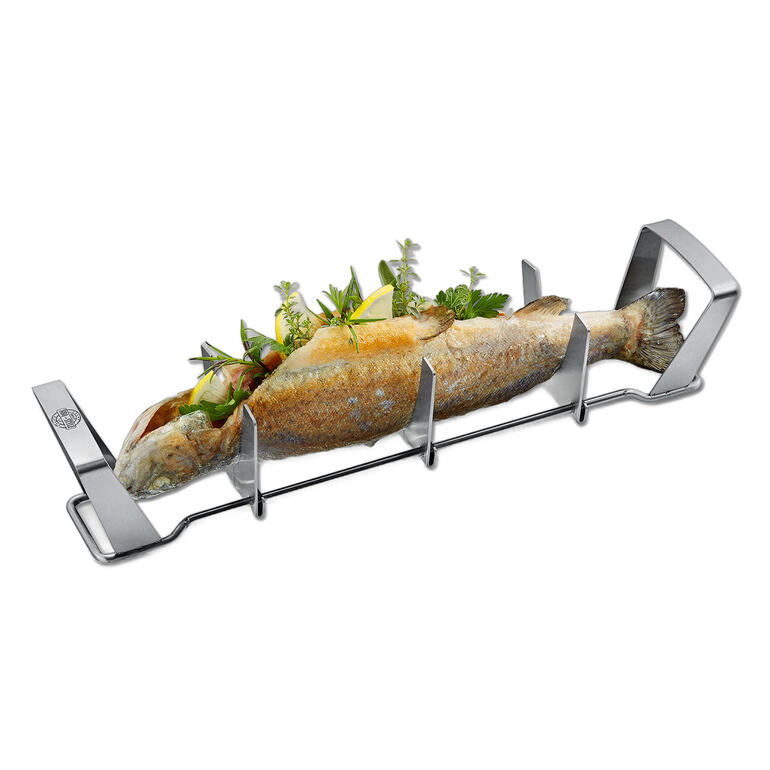 Fisch zubereiten, einfach wie nie. Fisch in die Halterungen legen, mit Kräutern, Gewürzen, … füllen und ganz nach Wunsch im Backofen, auf dem Grill, im Wasserbad, … garen. Gefu Fischgriller mit gegrilltem Fisch und Gemüse.