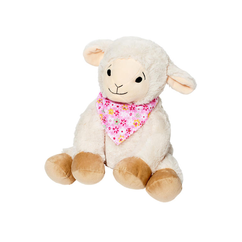 Kuscheltier-Schaf in sitzender Position mit rosa Halstuch.