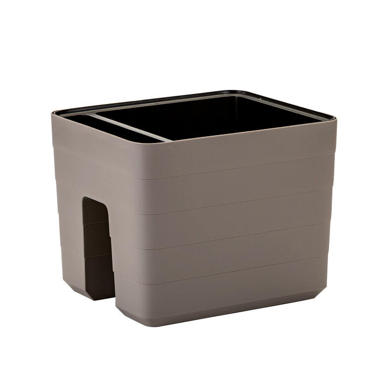 Taupe-farbener Pflanztopf mit Wasserreservoir zum Anbringen an einem Geländer.