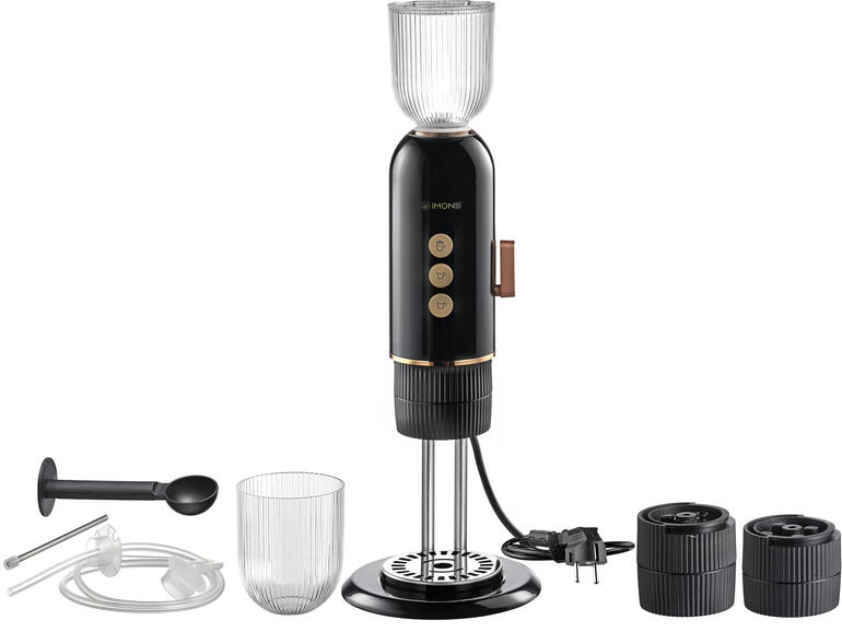 4-in-1 Kaffee- und Teebereiter 4-in-1 Kaffee- und Teebereiter mit Zubehör auf einem Tisch