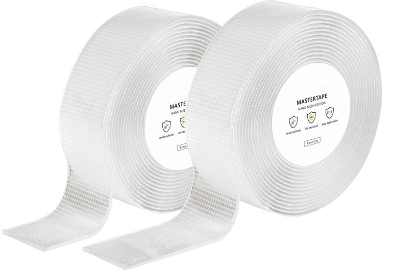 Zwei Rollen transparentes, reißbares Power-Tape auf weißem Hintergrund.