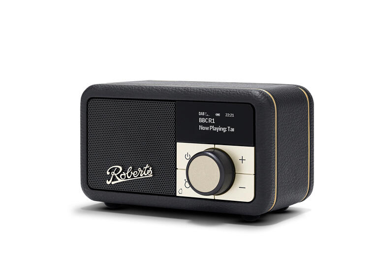 Der stylische Retro-Winzling ist mit modernster Empfangs- und Bluetooth-Technologie ausgestattet. Schwarze Roberts Revival Petite 2 Tischradio mit Drehknopf und Display.